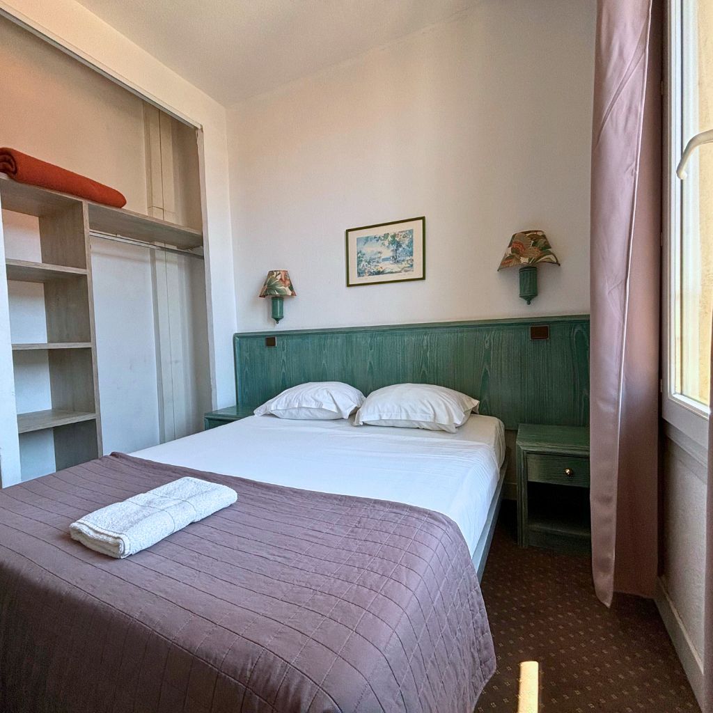 Chambre Double - Hôtel Les Pins