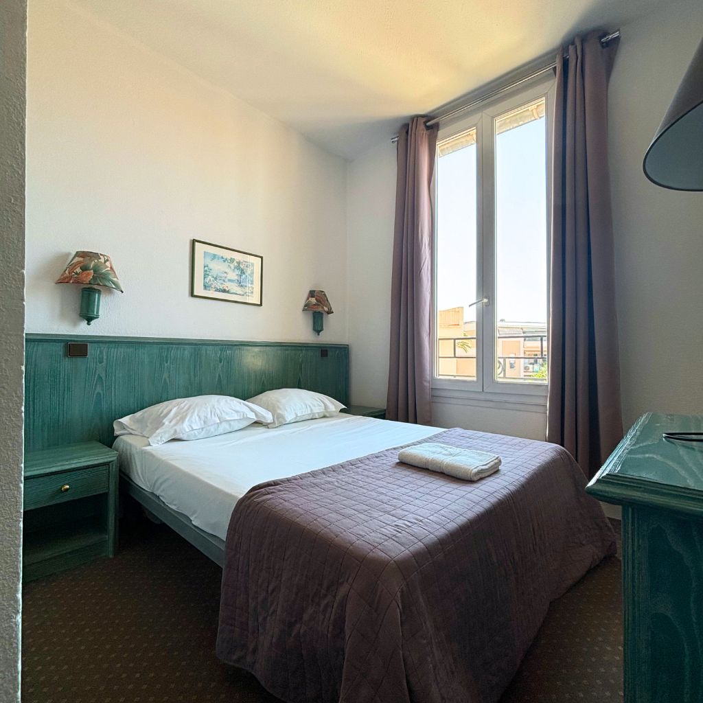 Chambre Double - Hôtel Les Pins