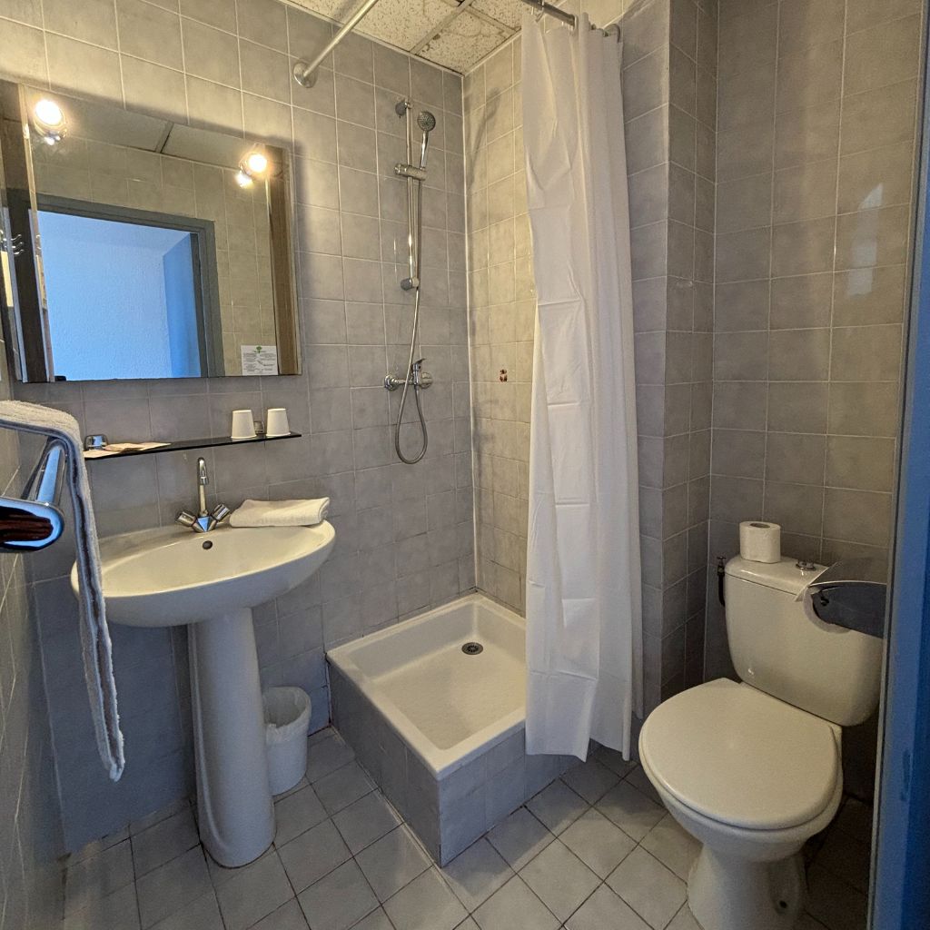 Salle de Bain - Hôtel Les Pins