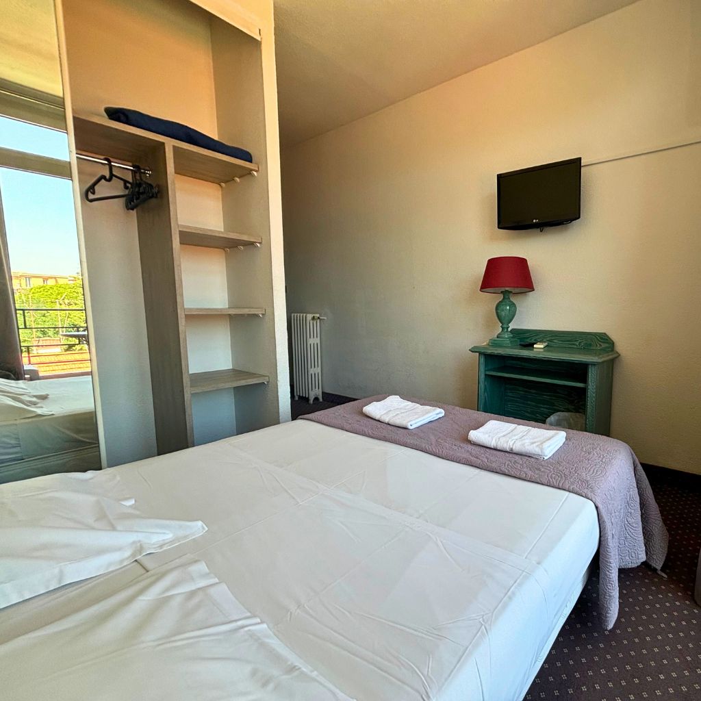 Chambre Double - Hotel Les Pins