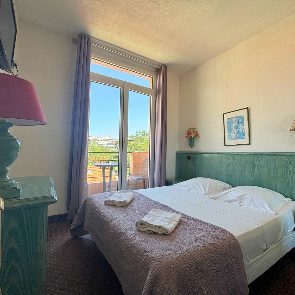 Chambre Double - Hotel Les Pins